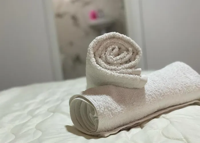 & Hospitality בית הארחה