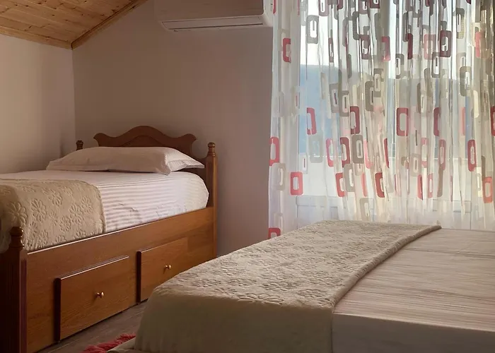 & Hospitality בית הארחה 4*